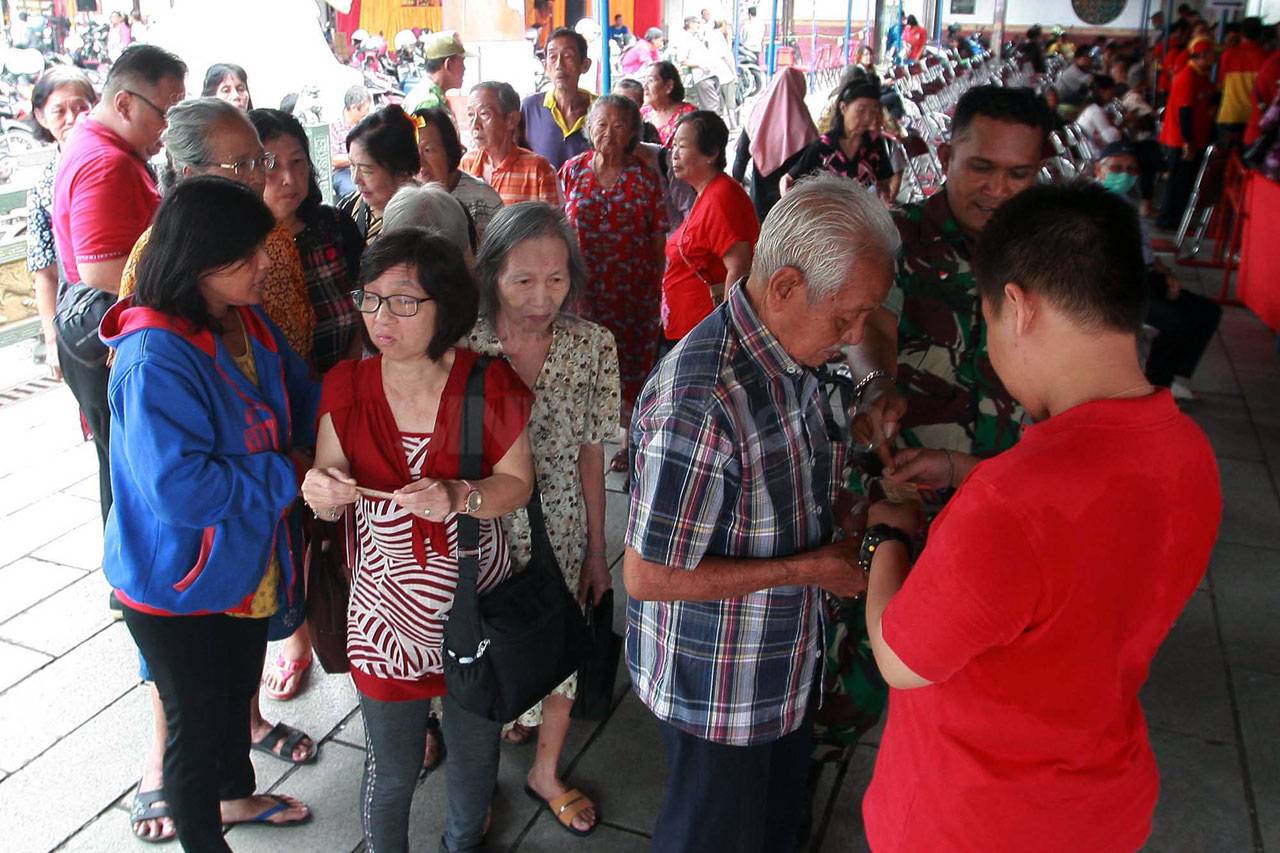 Jelang Imlek, Yayasan...