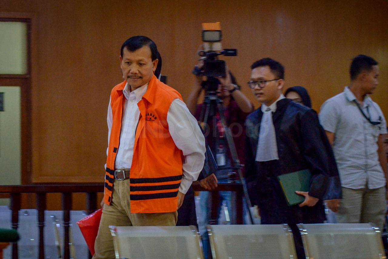 Iwa Karniwa Jalani Sidang...