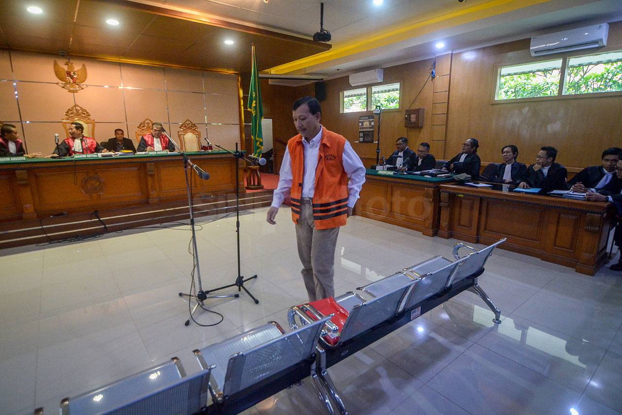 Iwa Karniwa Jalani Sidang...