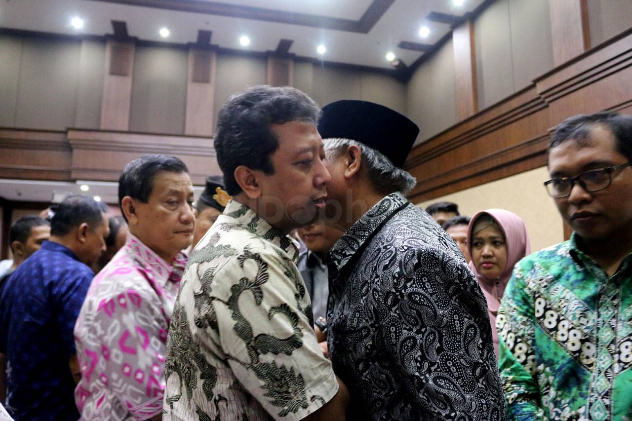 Bacakan Pledoi, Rommy...