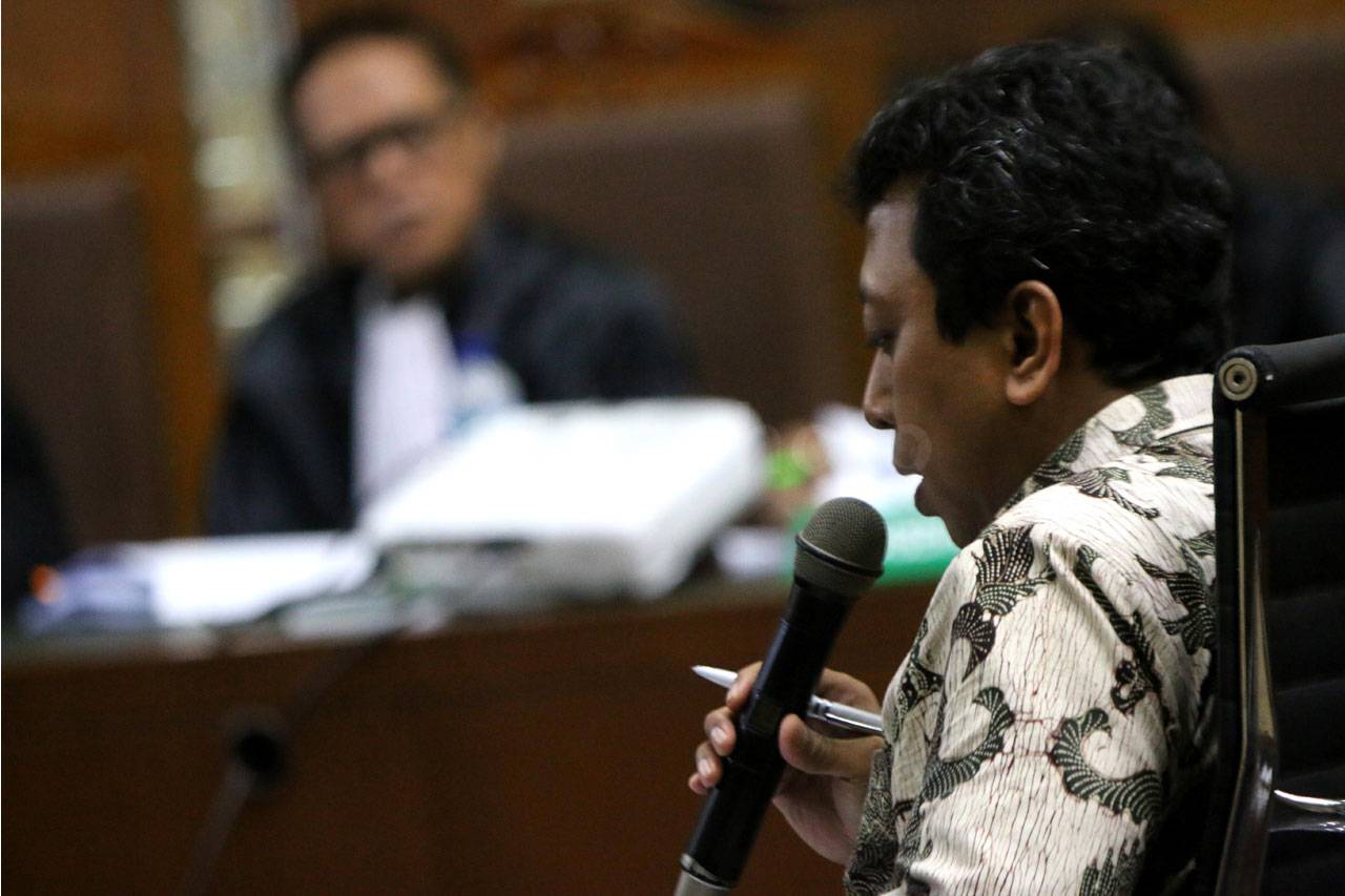 Bacakan Pledoi, Rommy...