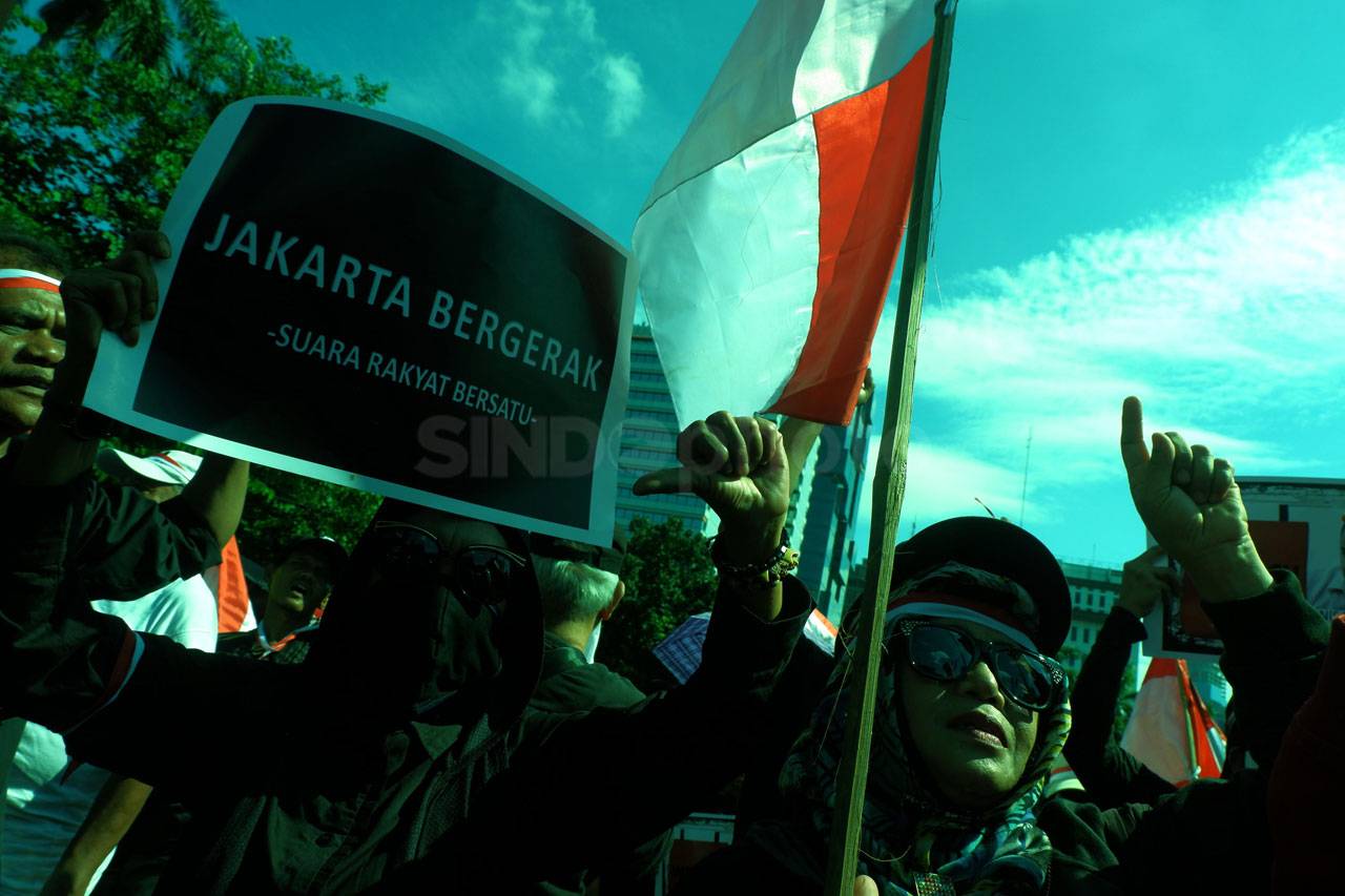 Massa Jakarta Bergerak...