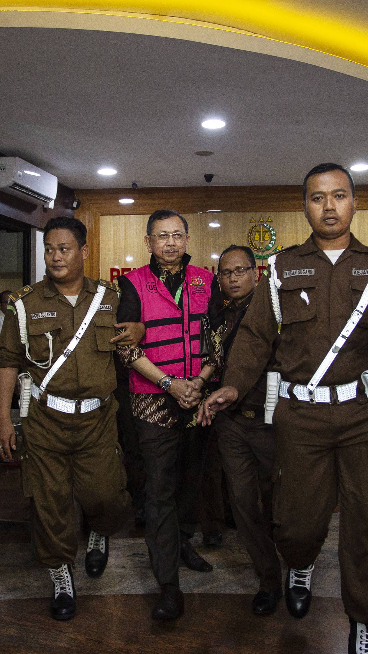 Kejagung Tahan Mantan...