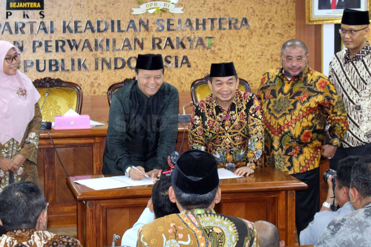Fraksi PKS Galang Dukungan...