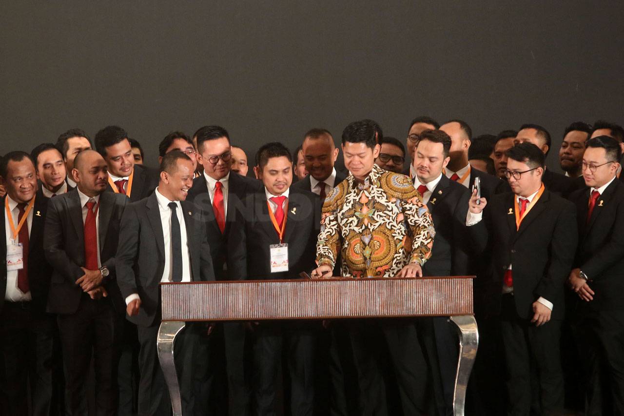 Presiden Jokowi Hadiri...