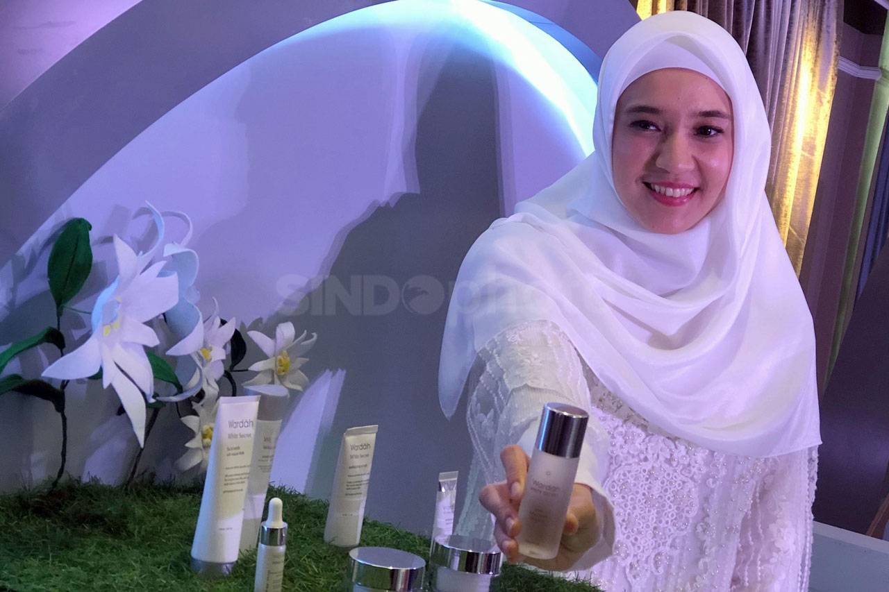 Dhini Aminarti Jadi...