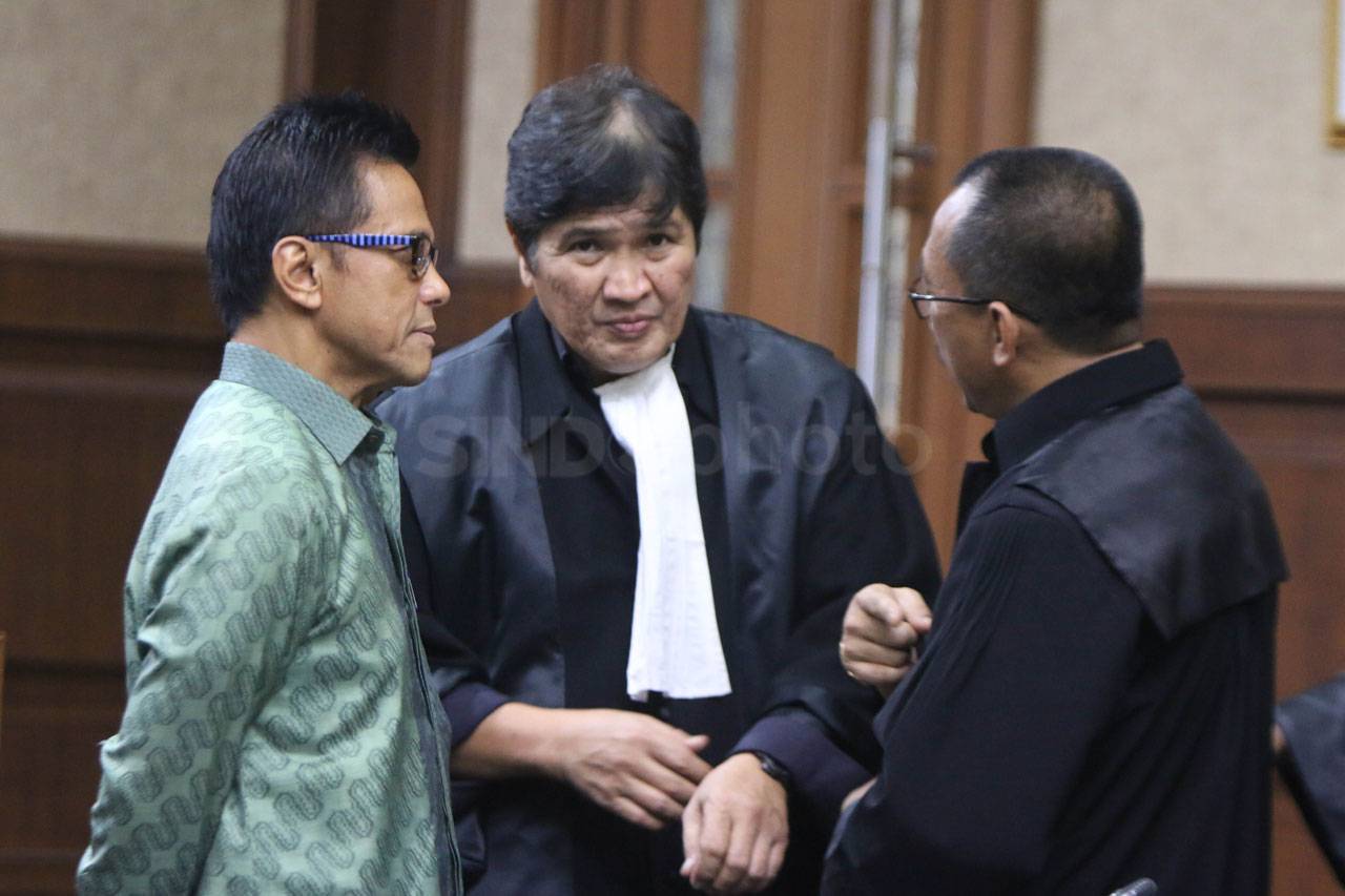 Soetikno Soedarjo dan...