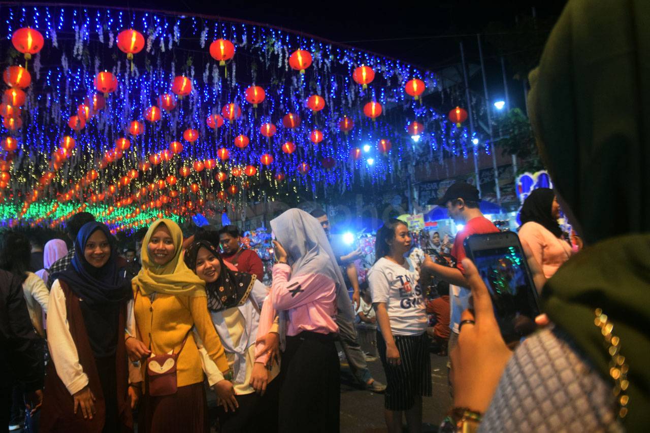 Menikmati Warna Warni...
