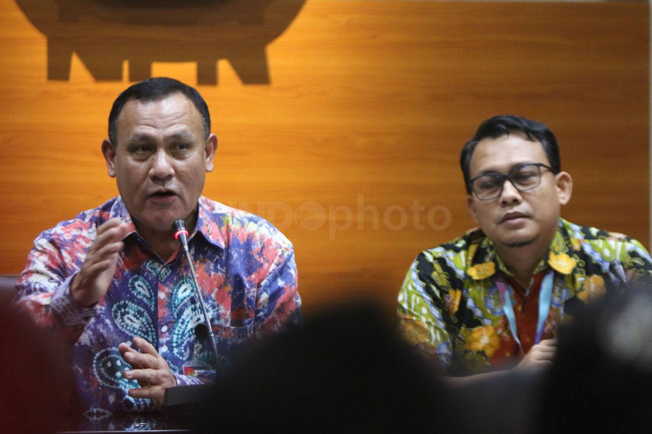 Ketua KPK Rilis 10 Tersangka...