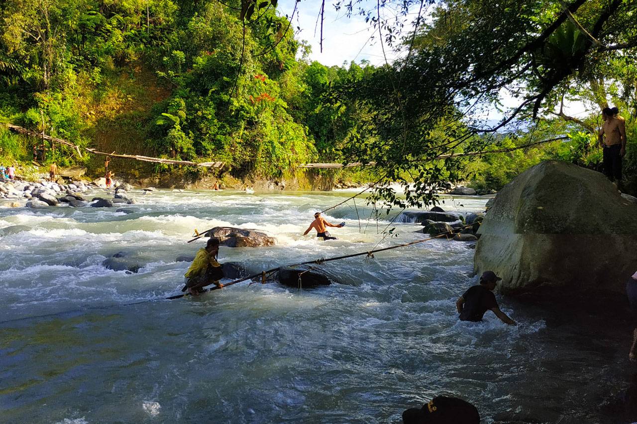 Jembatan Putus di Bengkulu,...