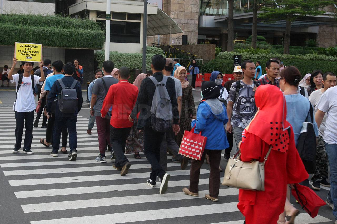 Aktivis Peringati Hari...