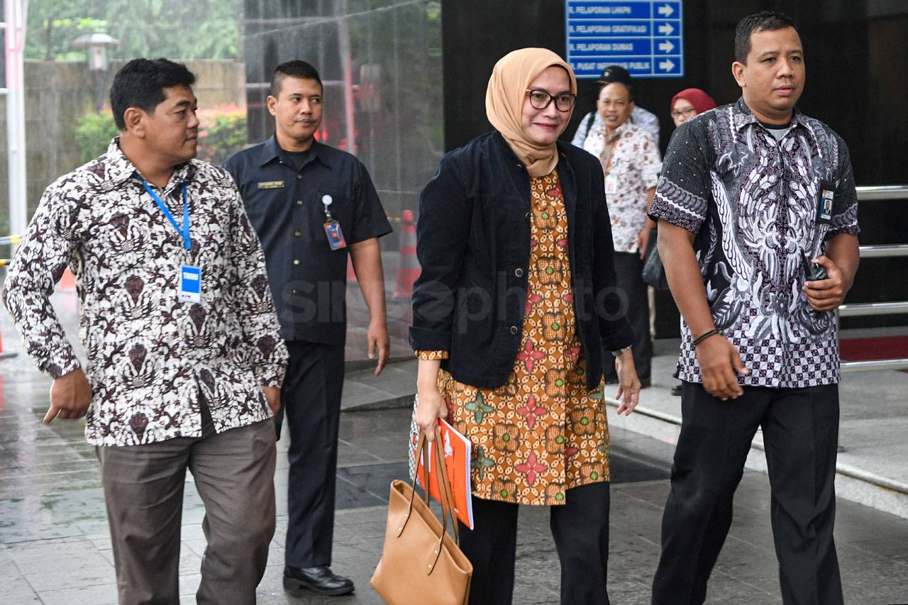 KPK Periksa Komisioner...