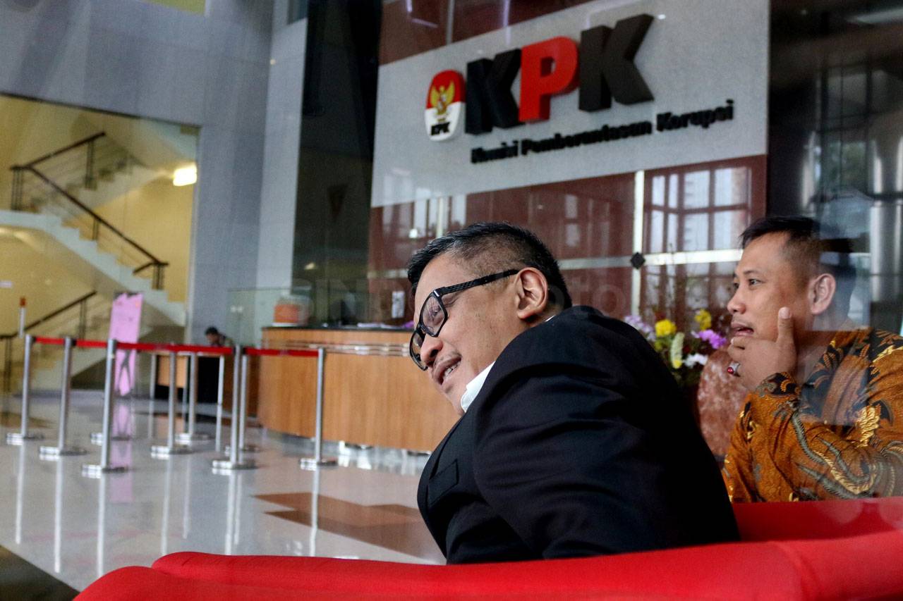 KPK Periksa Sekjen PDI...