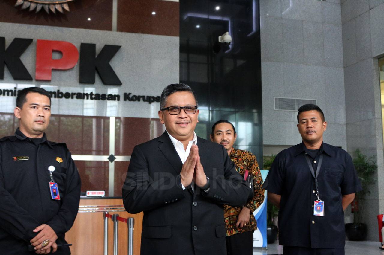 KPK Periksa Sekjen PDI...
