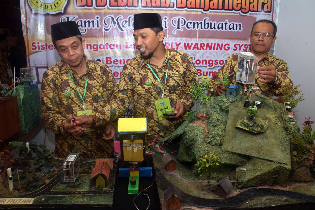 Gubernur Ganjar Buka...