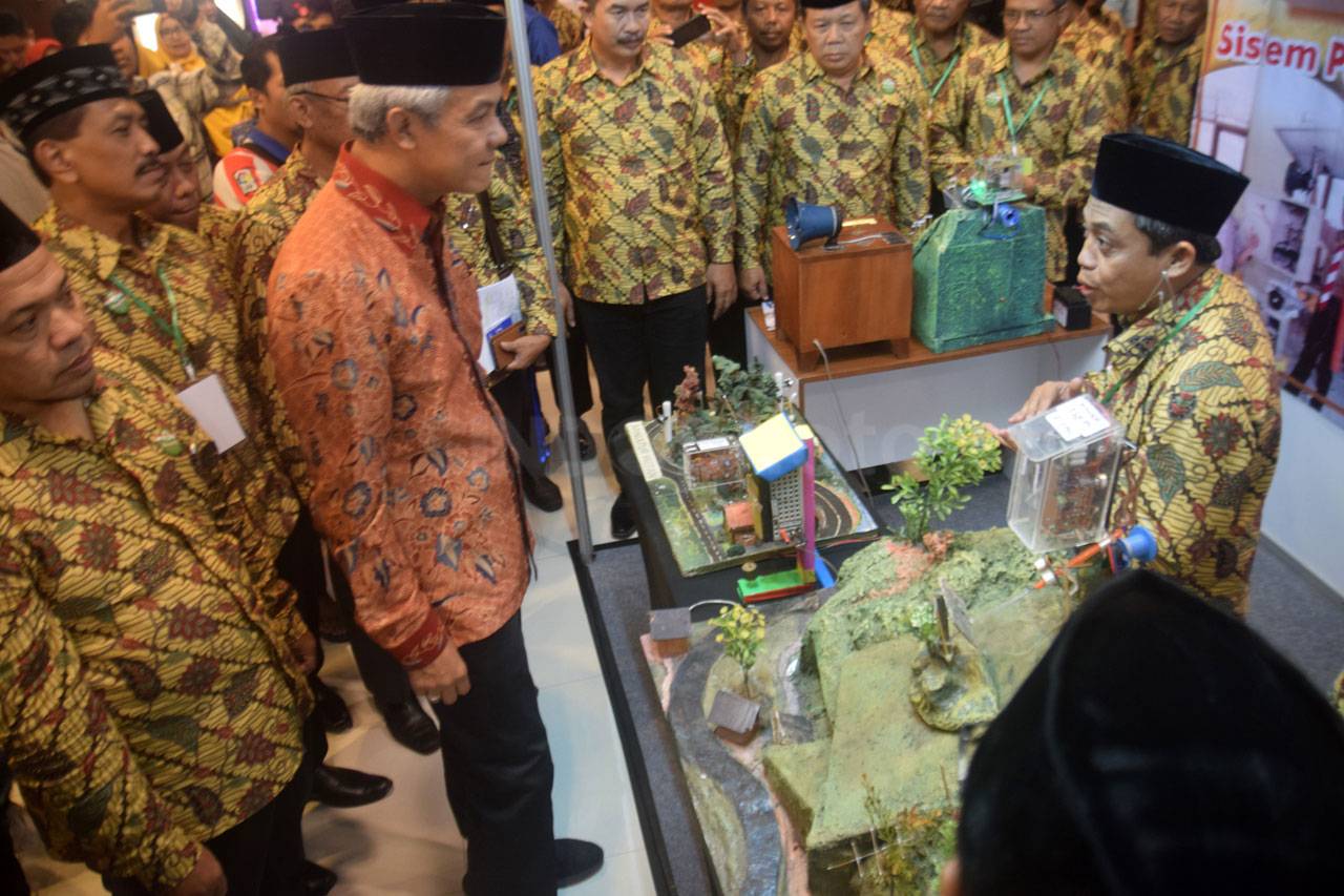 Gubernur Ganjar Buka...
