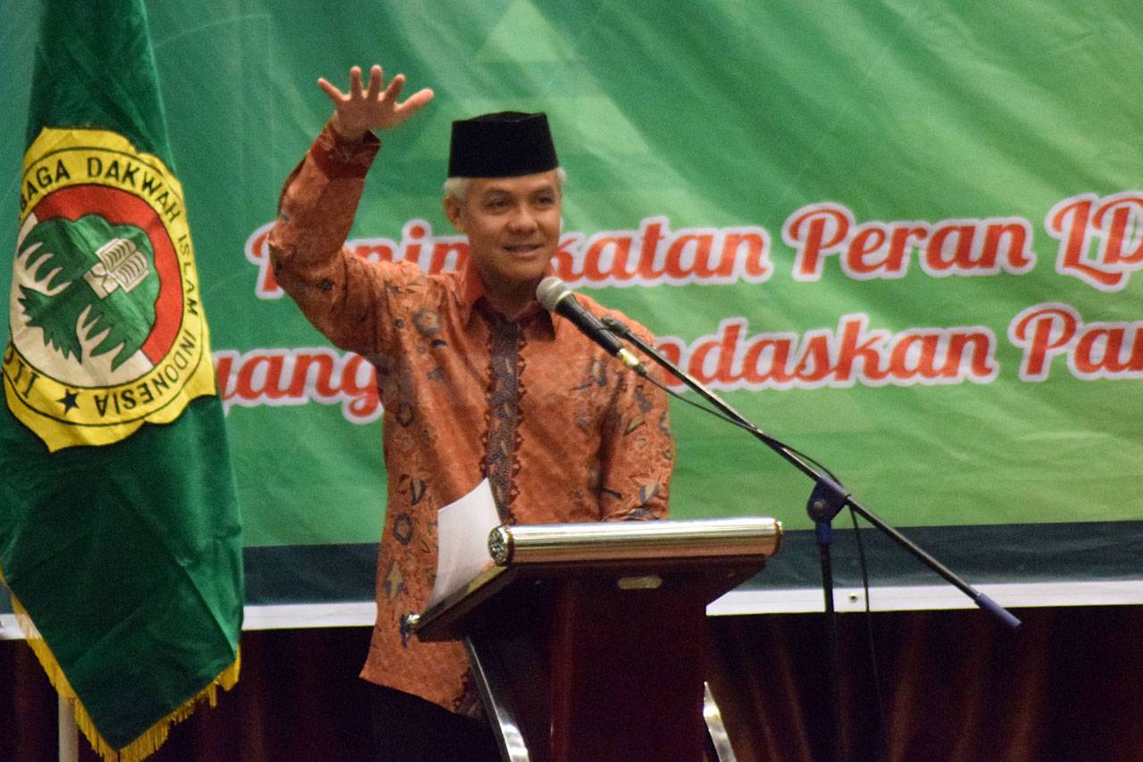 Gubernur Ganjar Buka...
