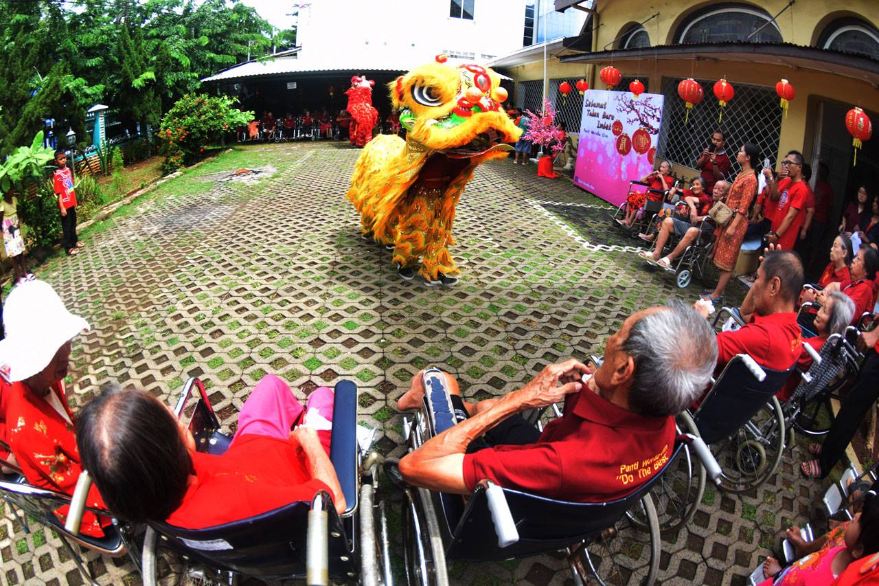 Rayakan Imlek, Barongsai...