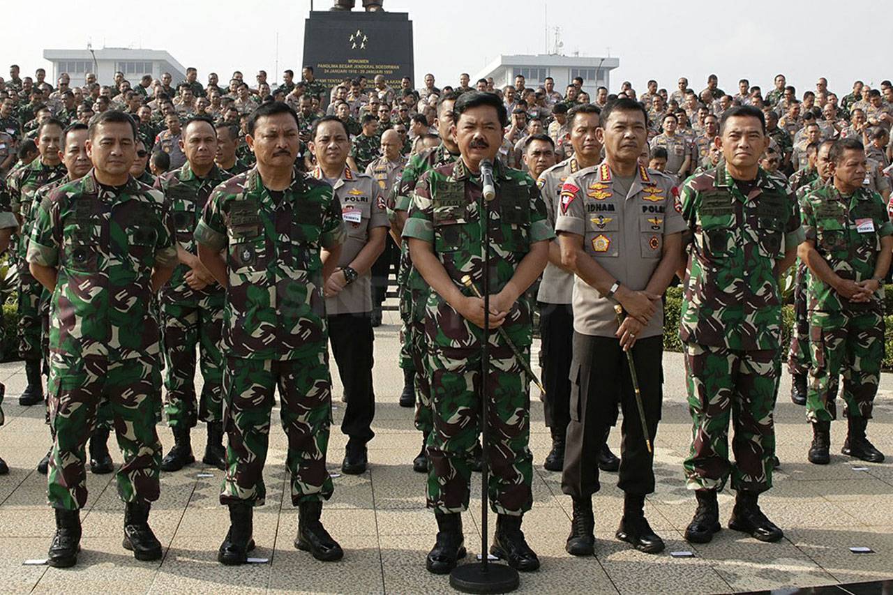 TNI-Polri Gelar Rapim...