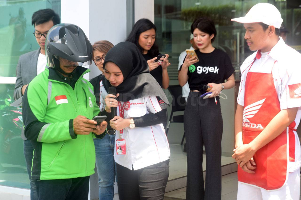 Gojek Gandeng Astra...