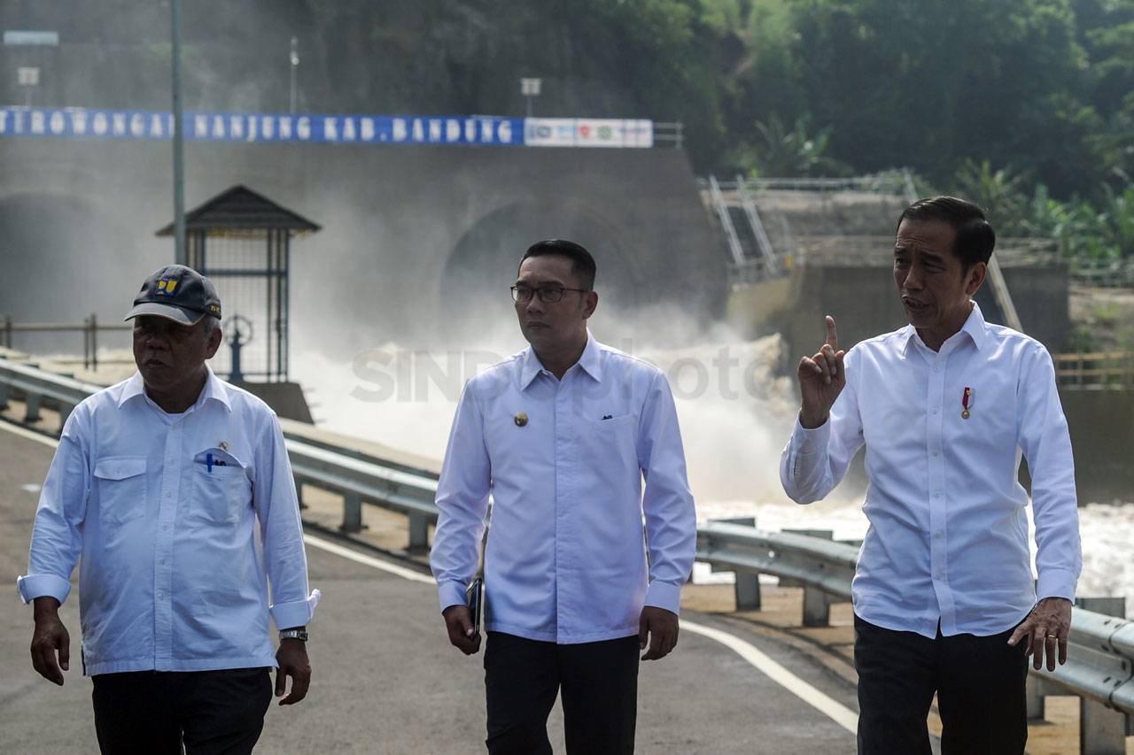 Presiden Jokowi Resmikan...