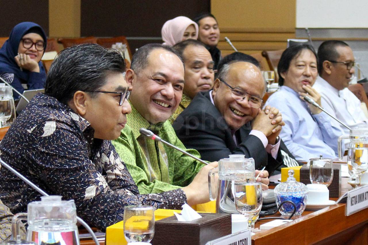 Komisi I DPR Gelar RDPU...