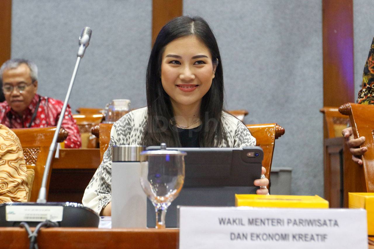 Menparekraf Raker dengan...