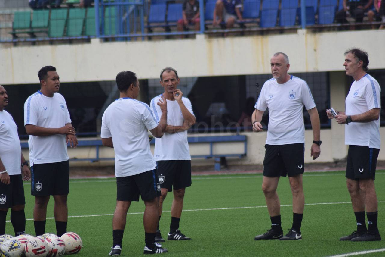 PSIS Latihan Perdana...