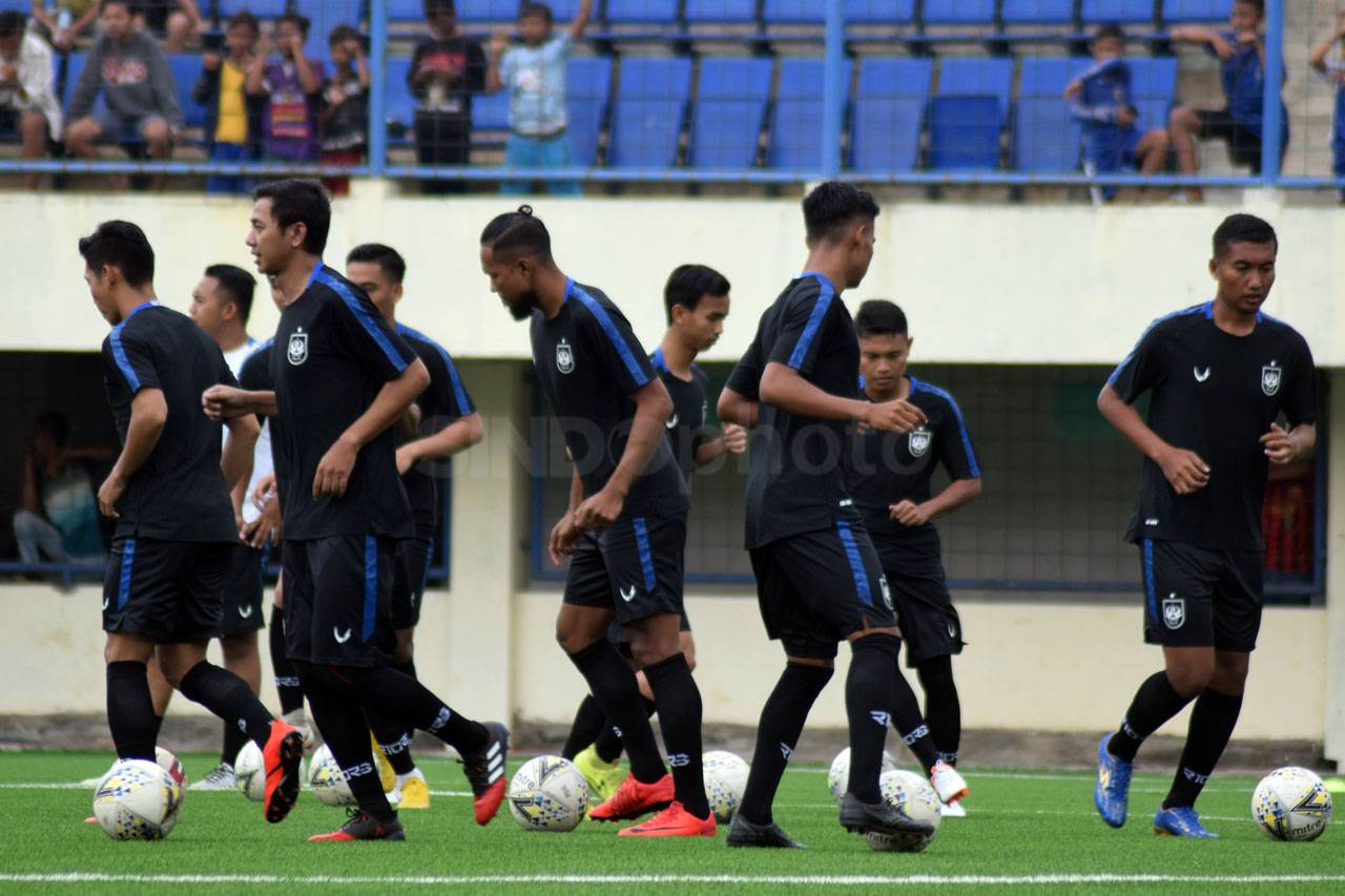 PSIS Latihan Perdana...