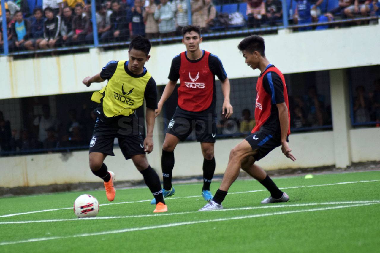 PSIS Latihan Perdana...