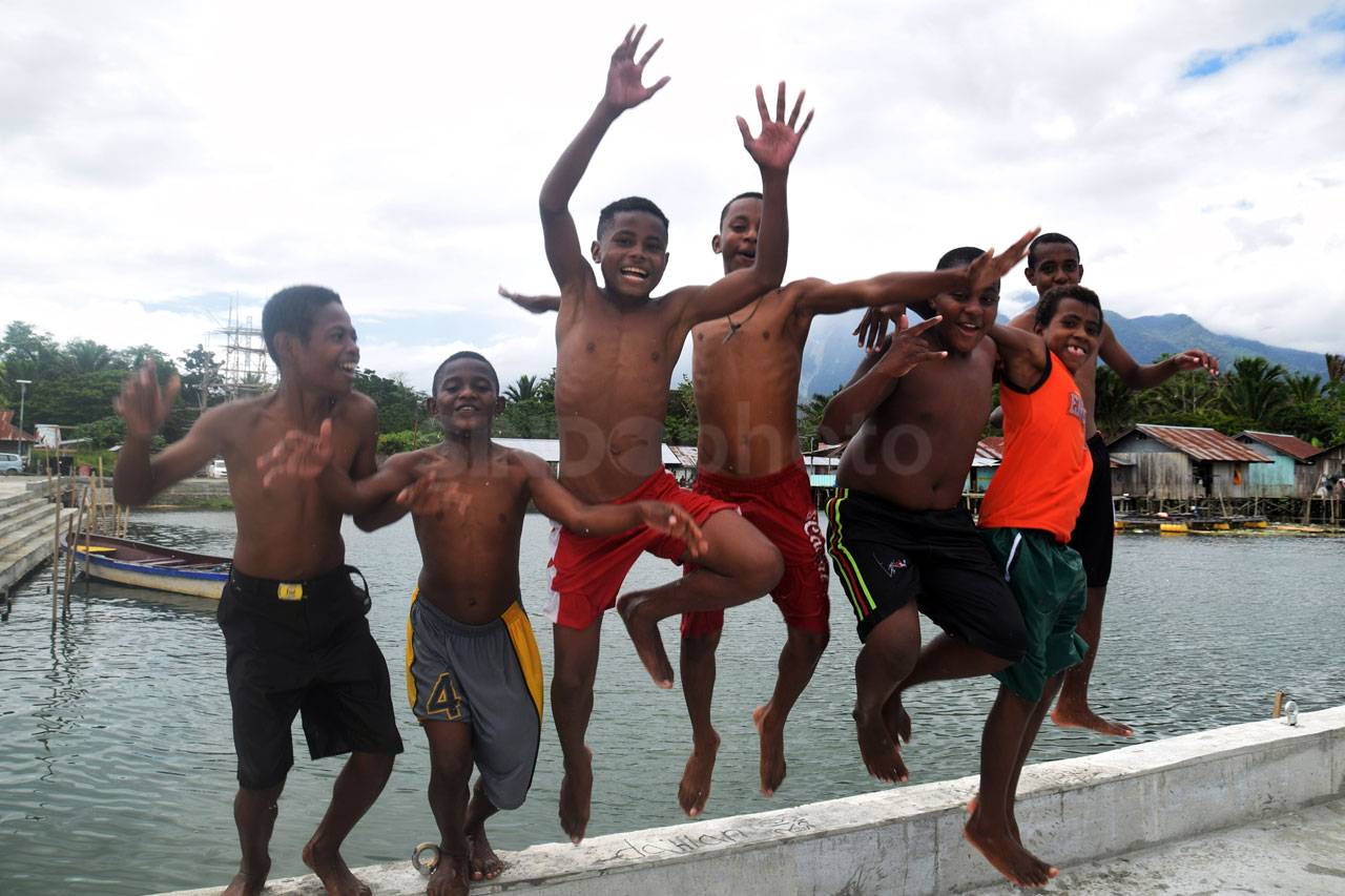 Cerianya Anak-Anak Papua...