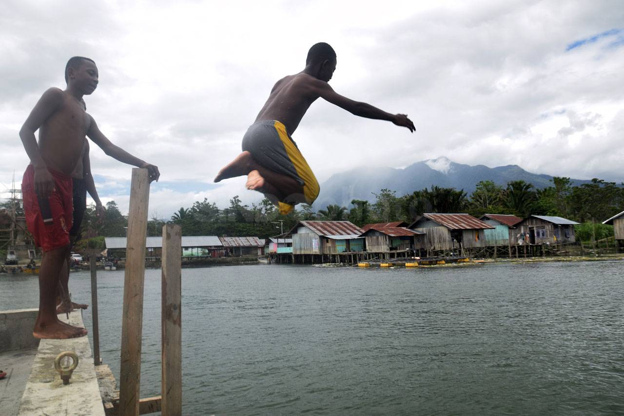 Cerianya Anak-Anak Papua...