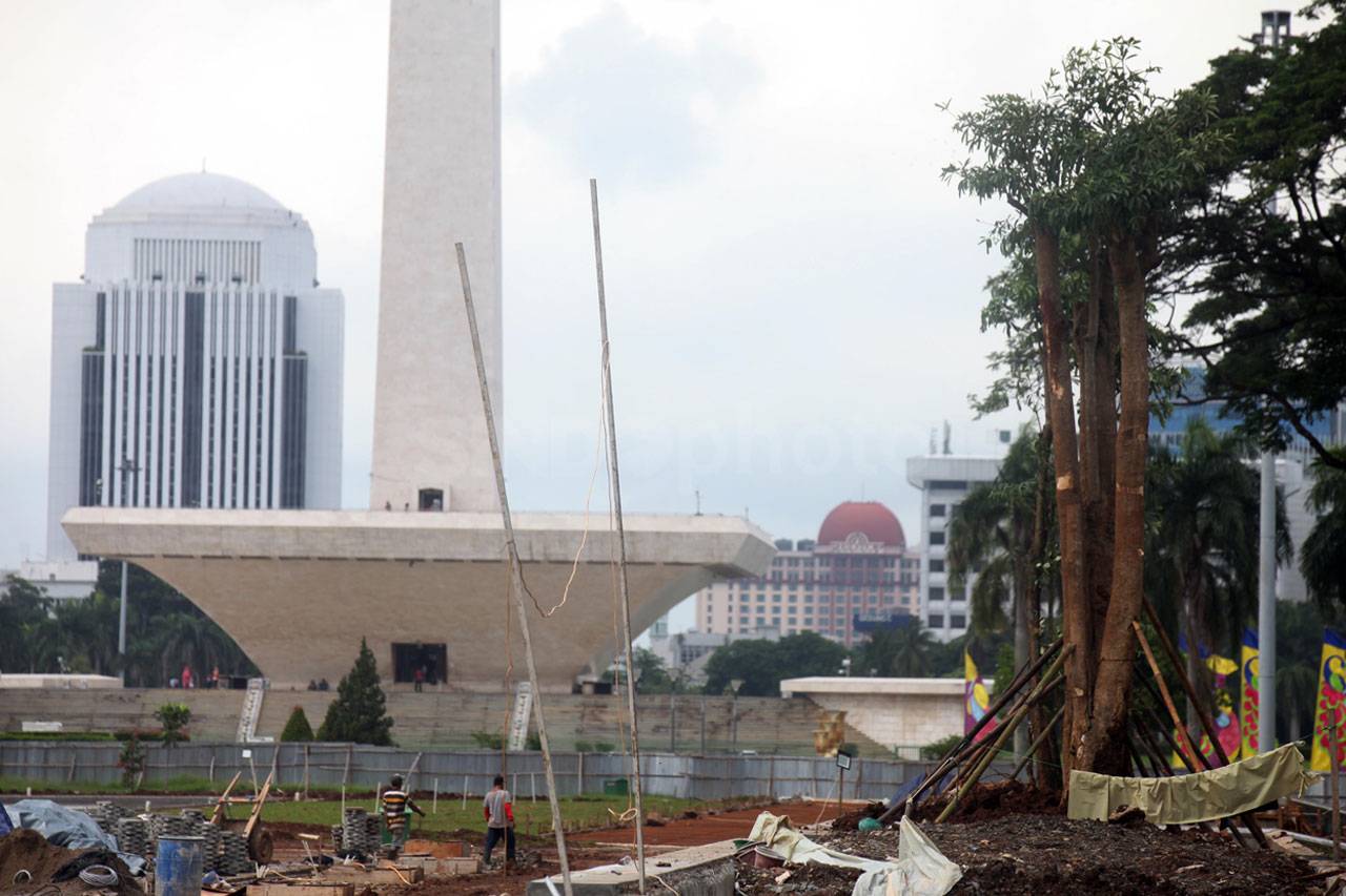 Usai Ditebangi, Monas...