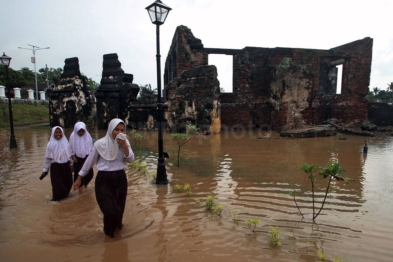 Situs Cagar Budaya Keraton...