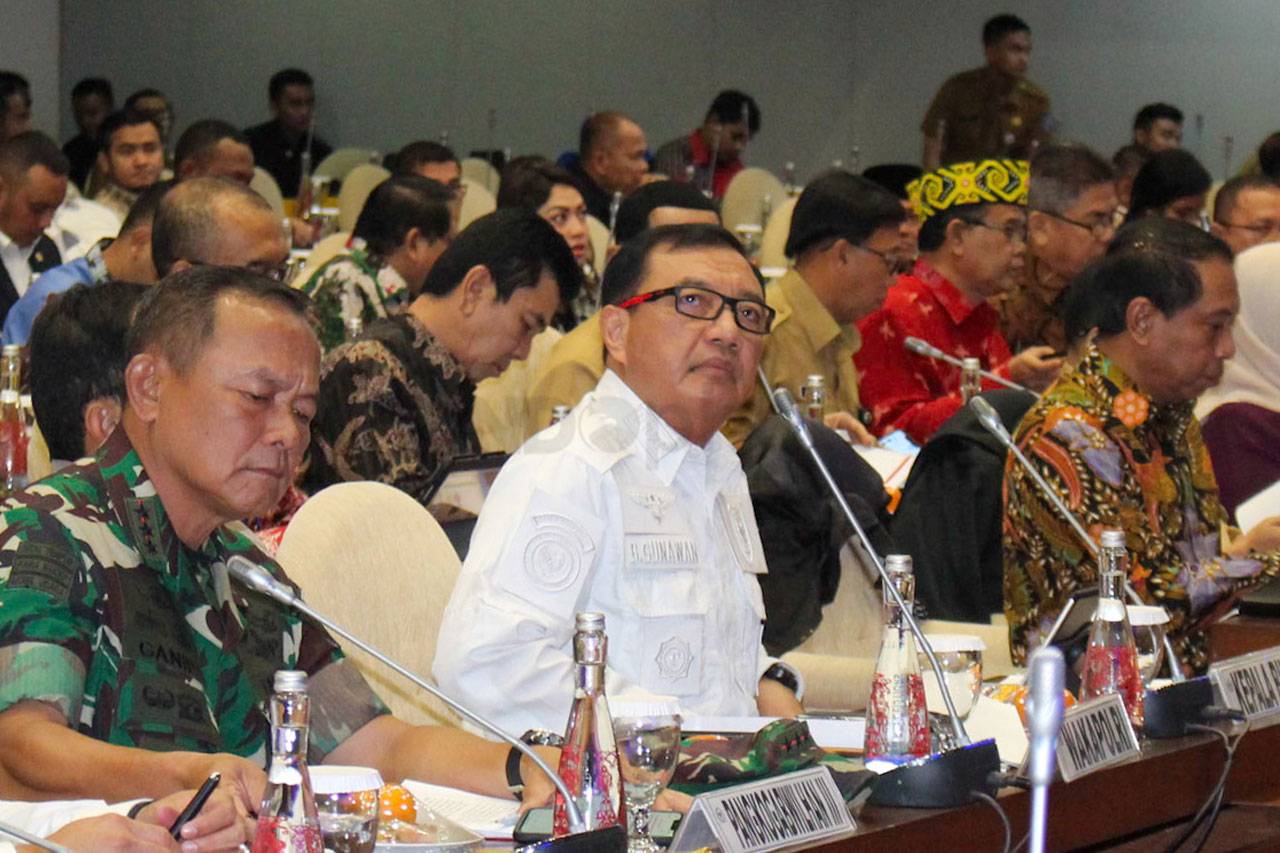 Pemerintah dan DPR Gelar...