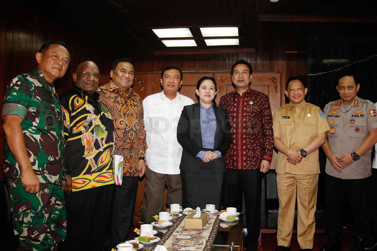 Pemerintah dan DPR Gelar...