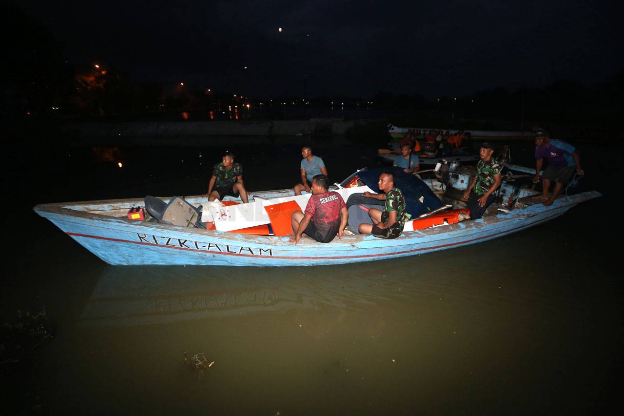 Pesawat Latih TNI AL...