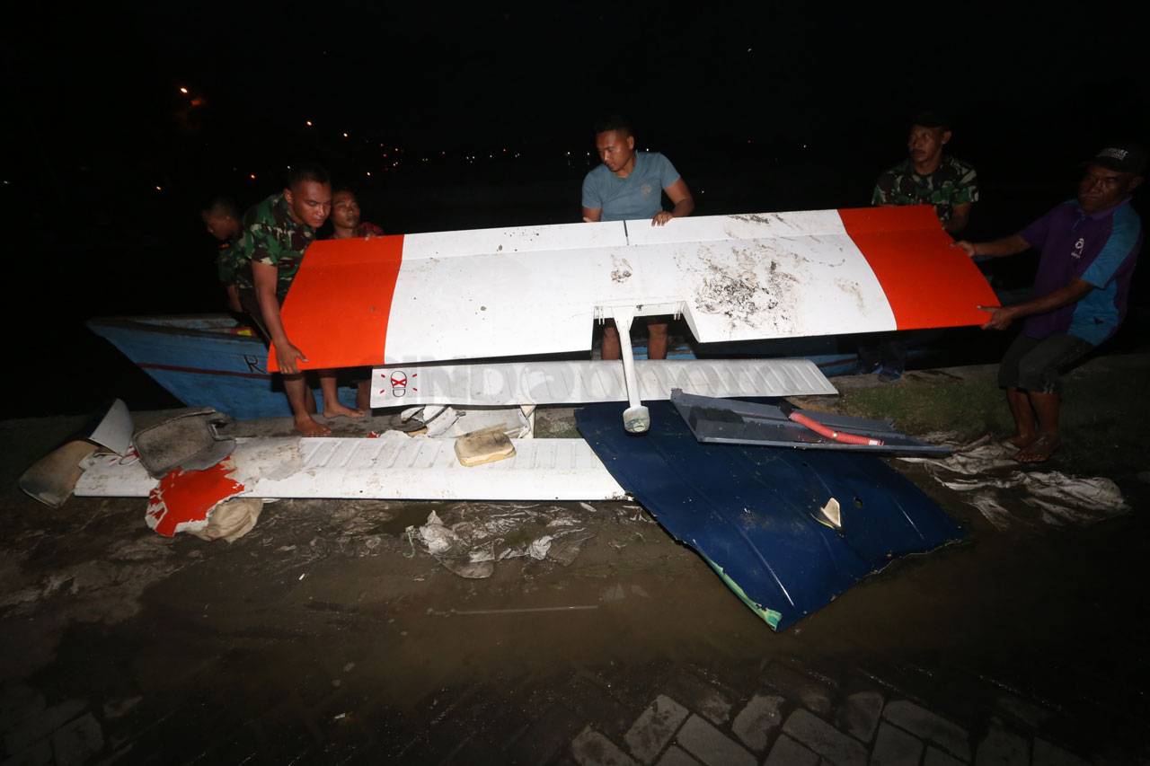 Pesawat Latih TNI AL...