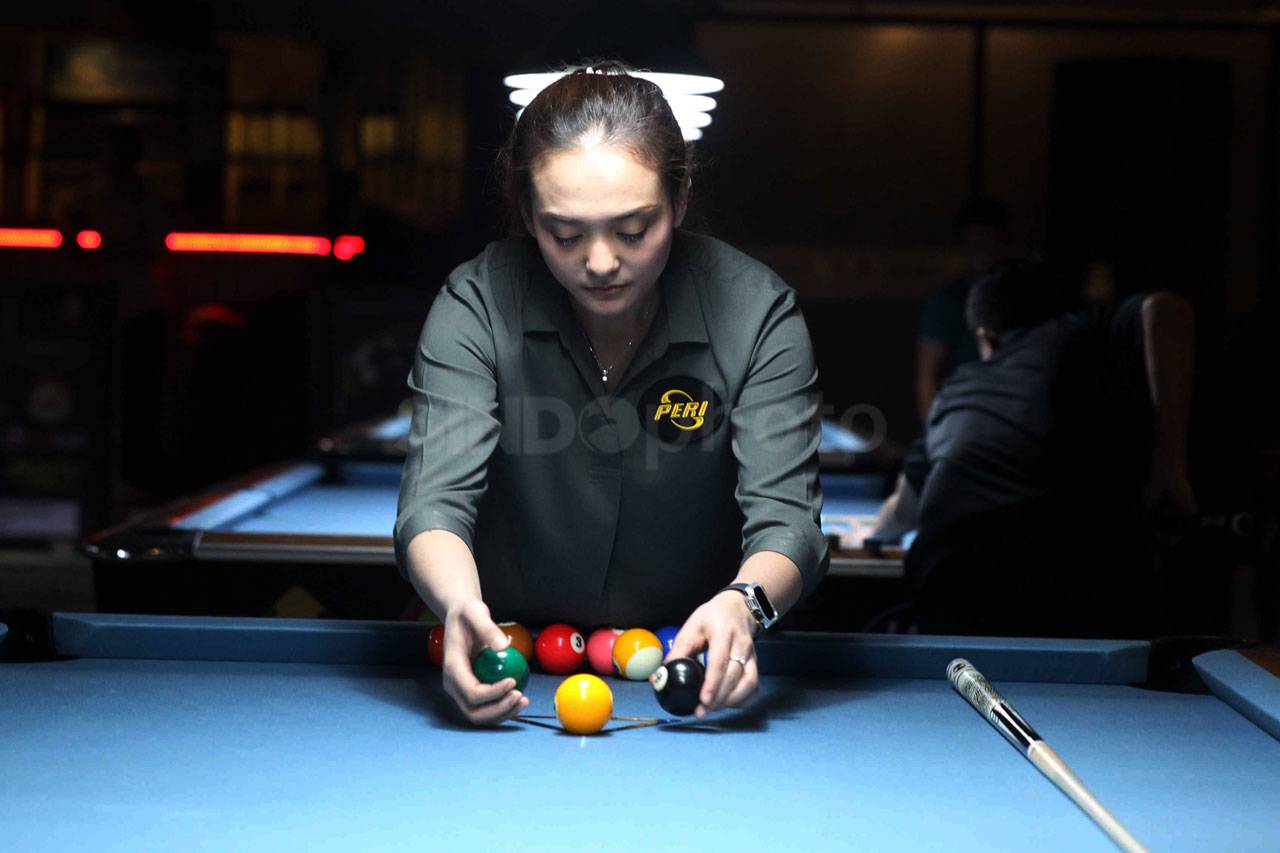 Aksi Pebiliar Cantik...