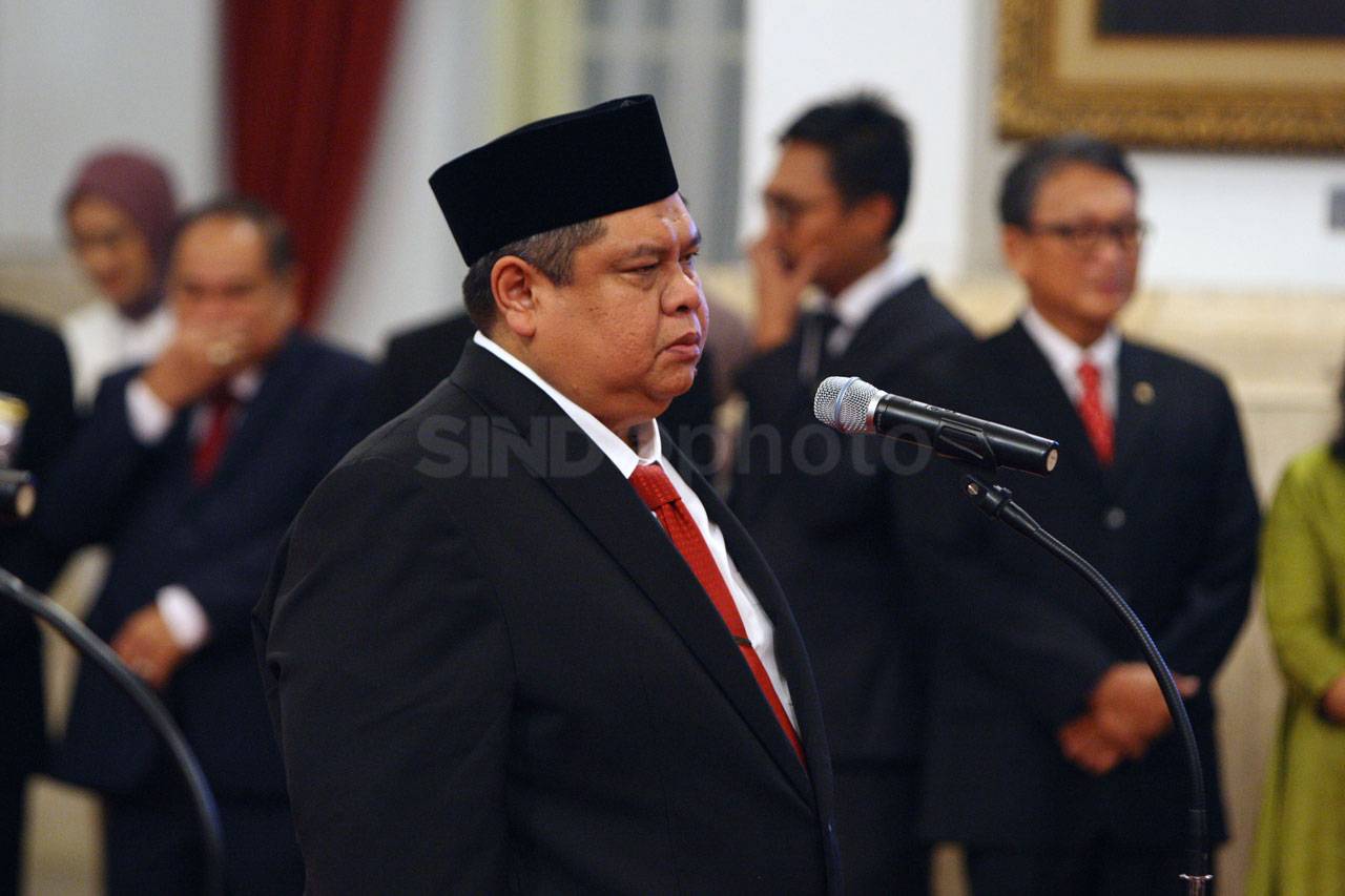 Presiden Jokowi Lantik...