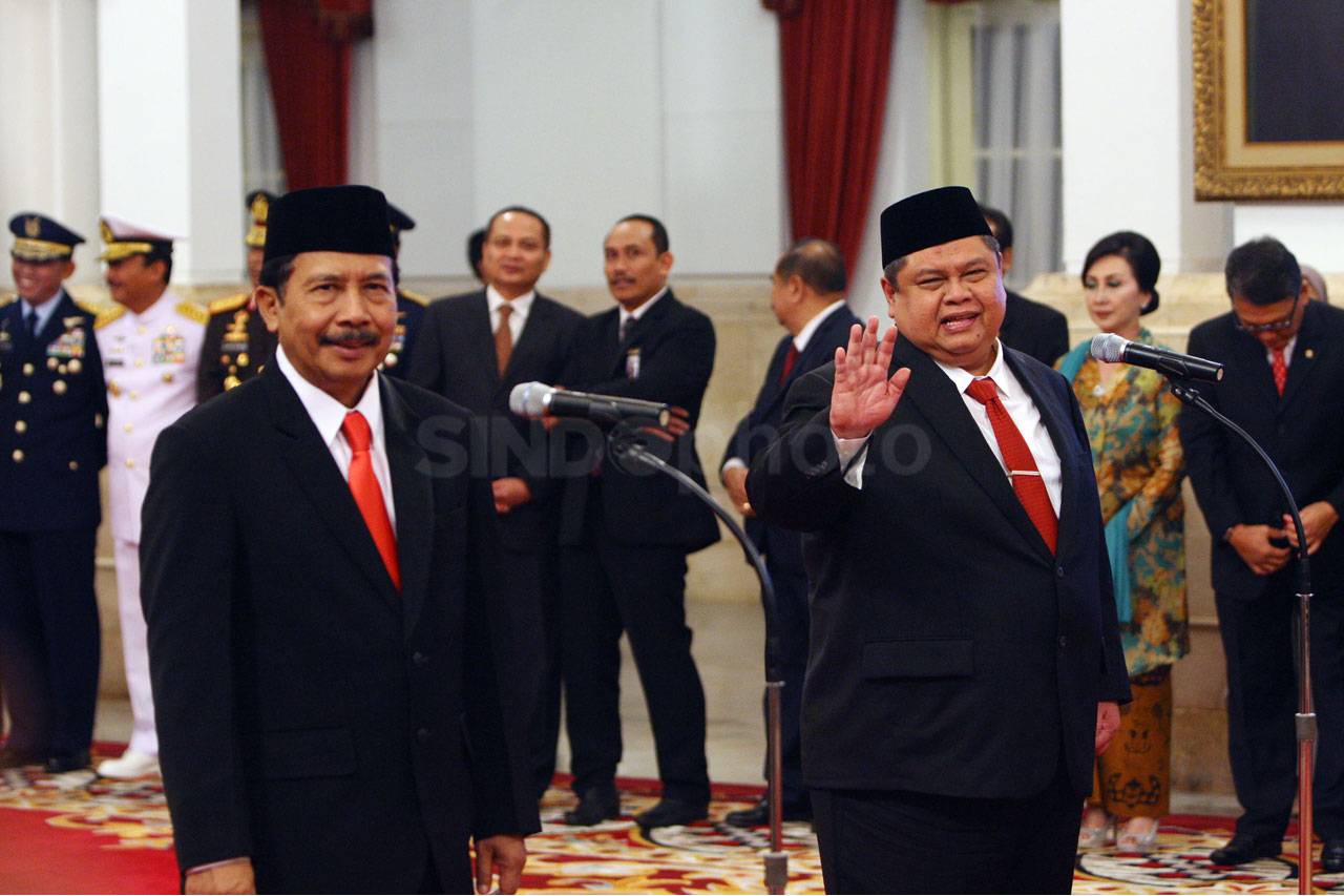 Presiden Jokowi Lantik...