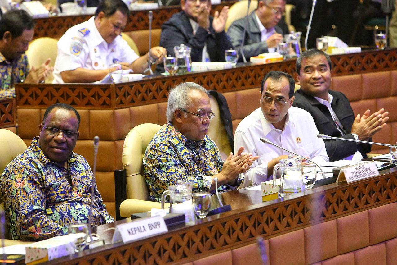 Komisi V Raker dengan...