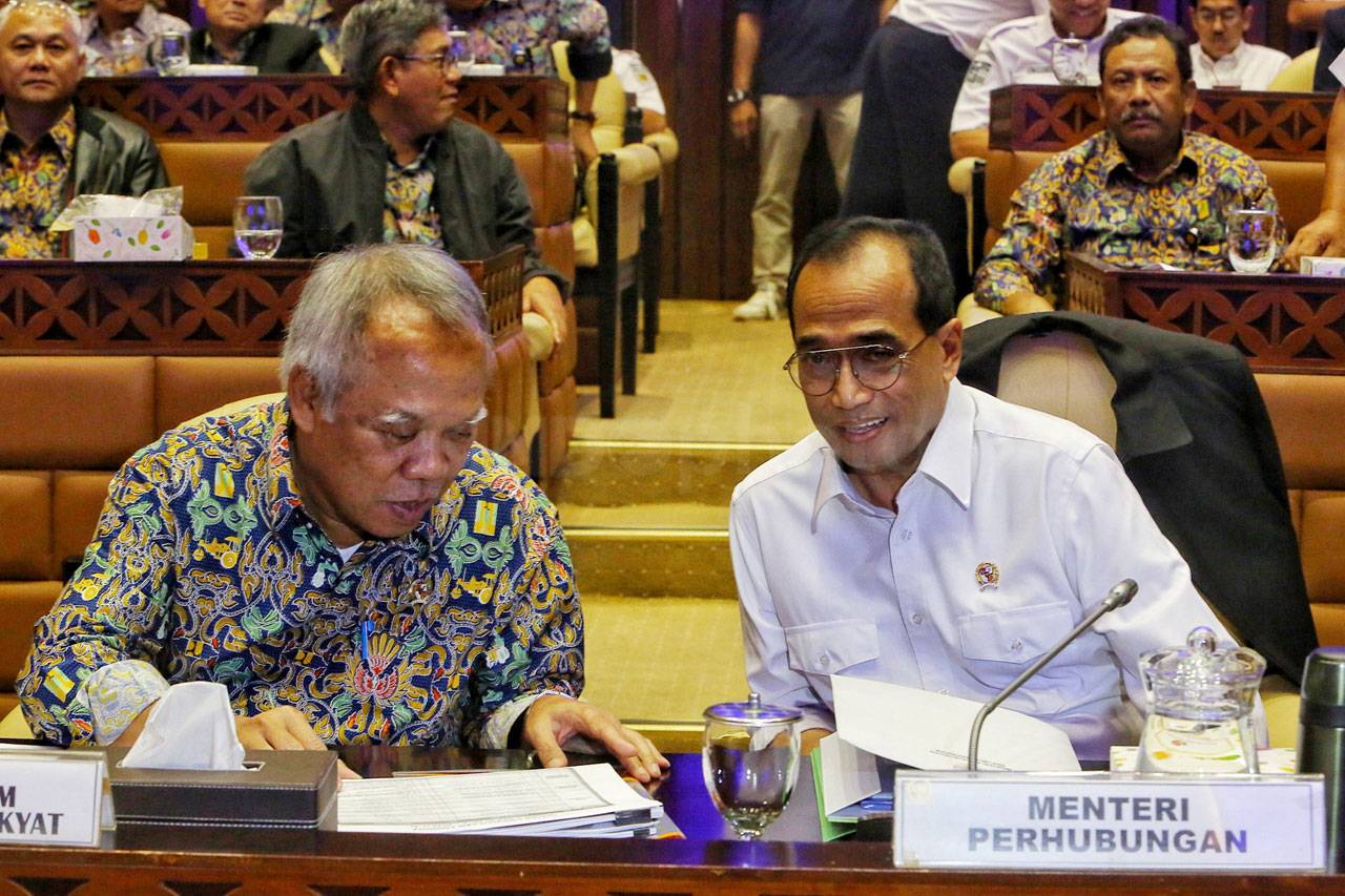 Komisi V Raker dengan...