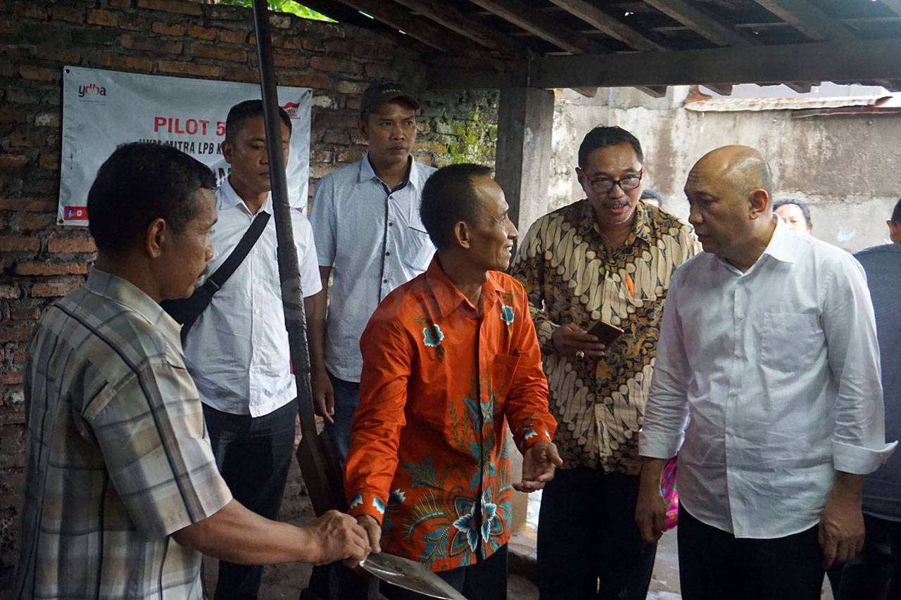 Menteri Koperasi dan...