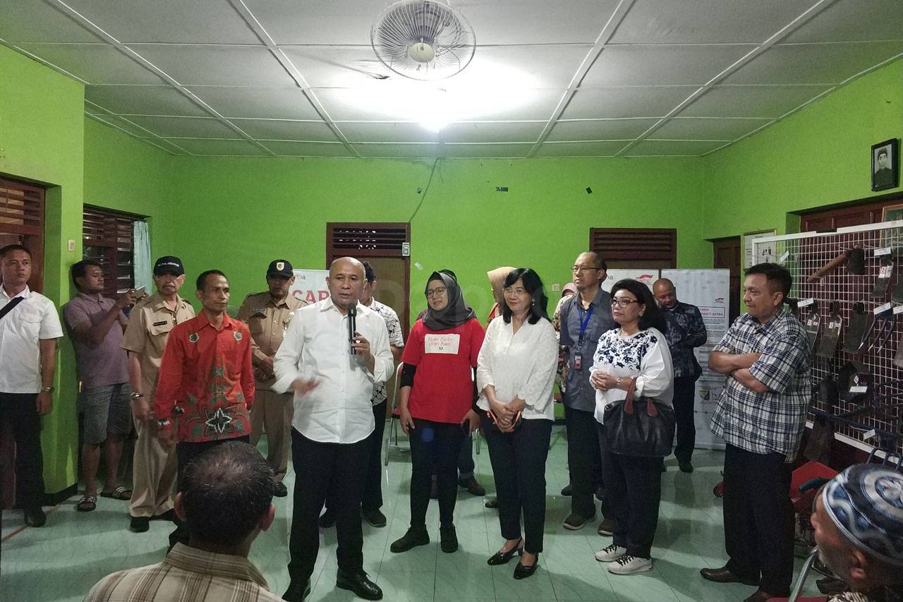 Menteri Koperasi dan...
