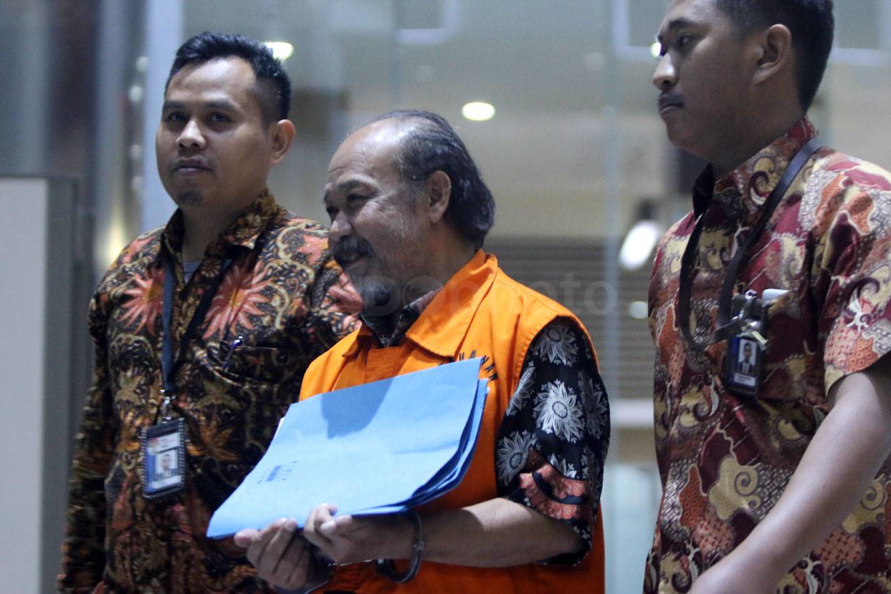 KPK Tahan Mantan Anggota...