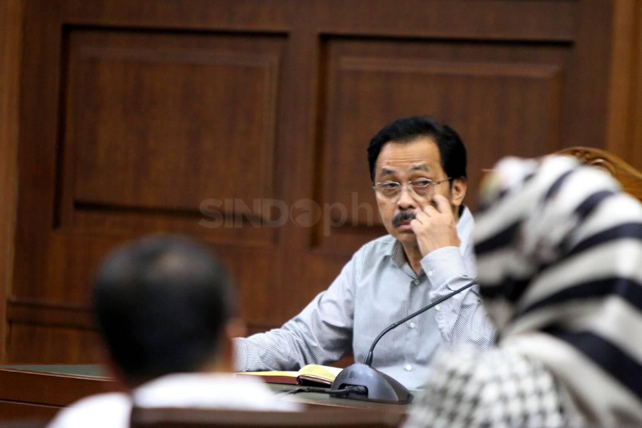 KPK Hadirkan Tujuh Saksi...