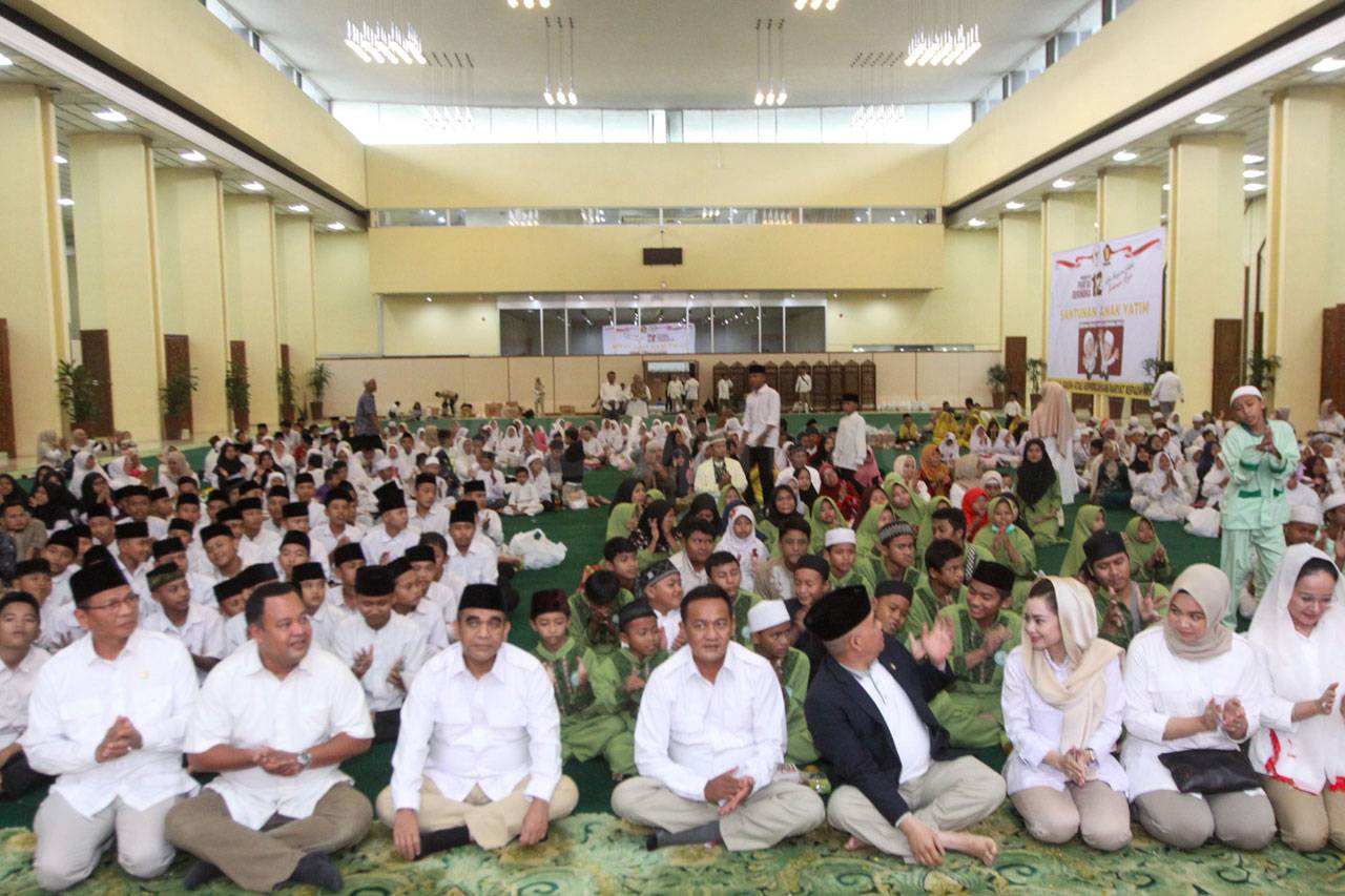 HUT Ke-12, Fraksi Gerindra...