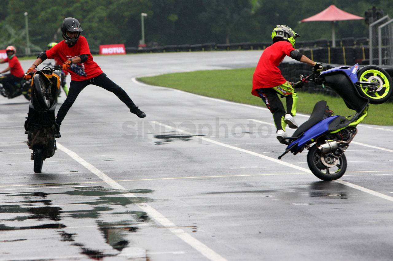 Motul Luncurkan Pelumas...