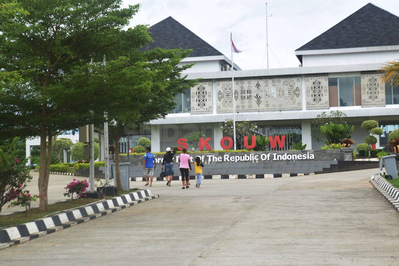 Mengunjungi Pos Pengamanan...